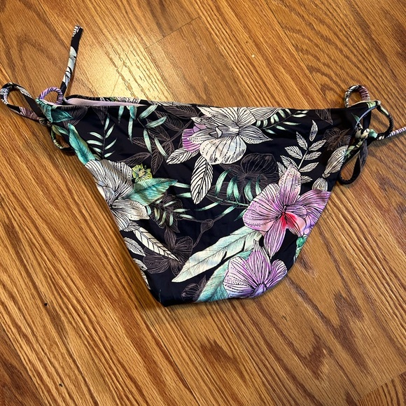 Two piece tropical bikini - Picture 6 of 7